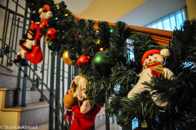 Closeup of the stair garland 