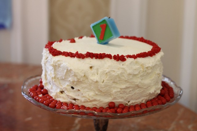 The very simple and often attacked by little fingers Cake (Image by Kaho from Chuzai Living)