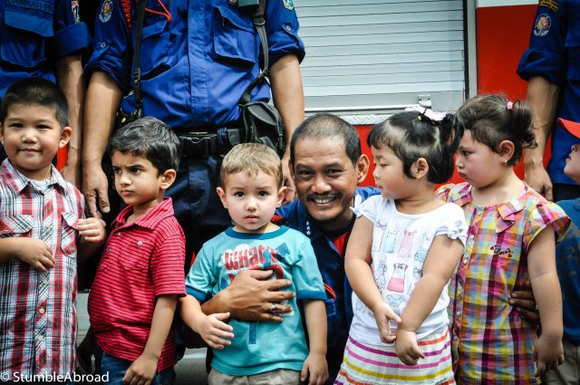 Photo with the firemen 