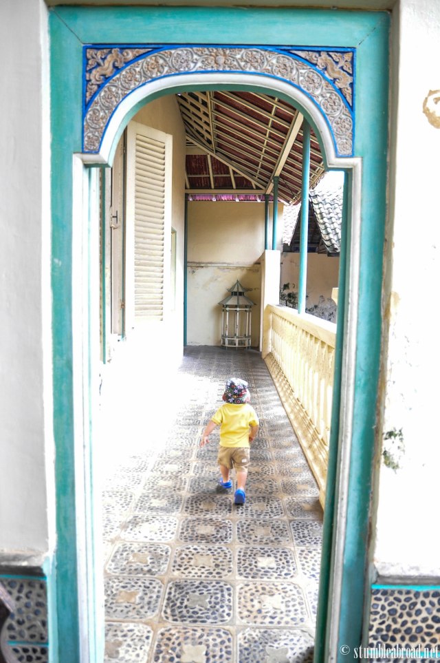 Exploring every hallway