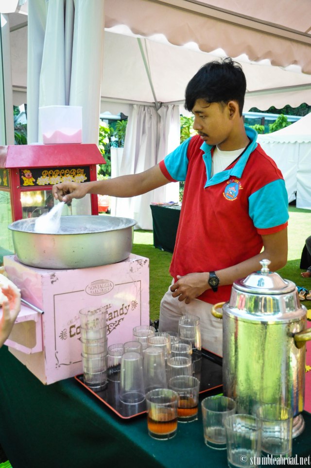 Preparing Cotton Candy