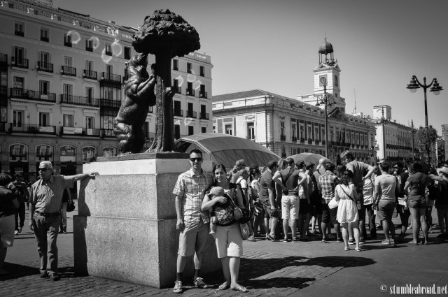 The famous Oso y el Madroño statue in Puerta del Sol