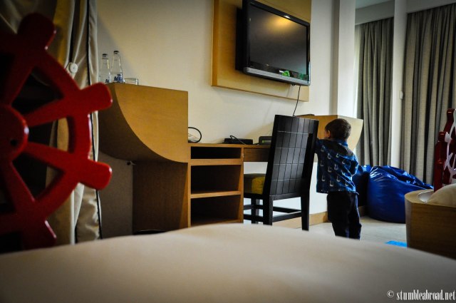 Josh trying to figure out how the Xbox works